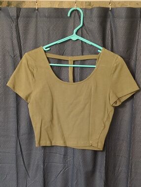 Charlotte Russe Olive Short Sleeve Scoop Crop Top
